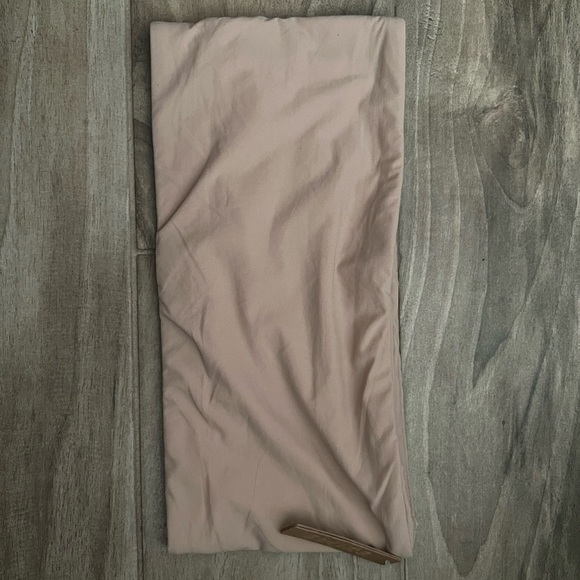 Skims Bandeau Bra - Picture 4 of 13